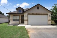 Building Photo - 156 Remington Rd