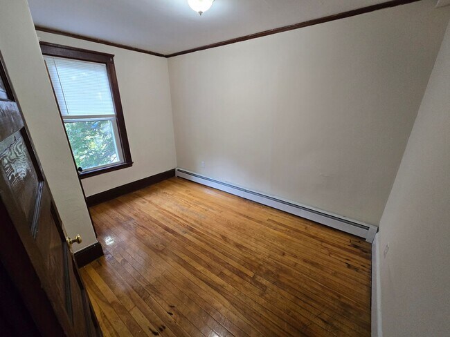 Building Photo - 8-10 Howard Street-Unit 10