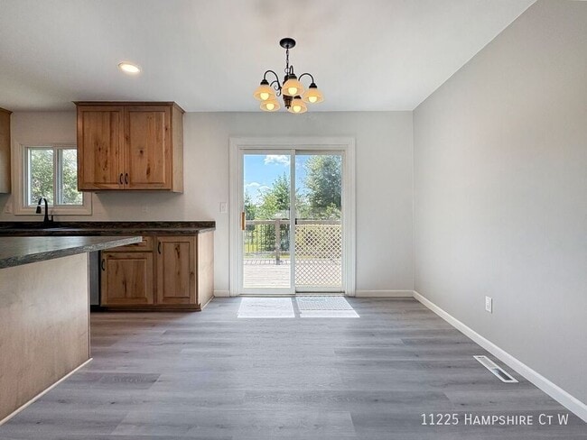 Building Photo - 11225 Hampshire Ct W