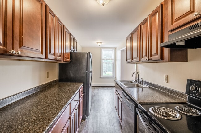 Building Photo - Stillwater Village Apartments