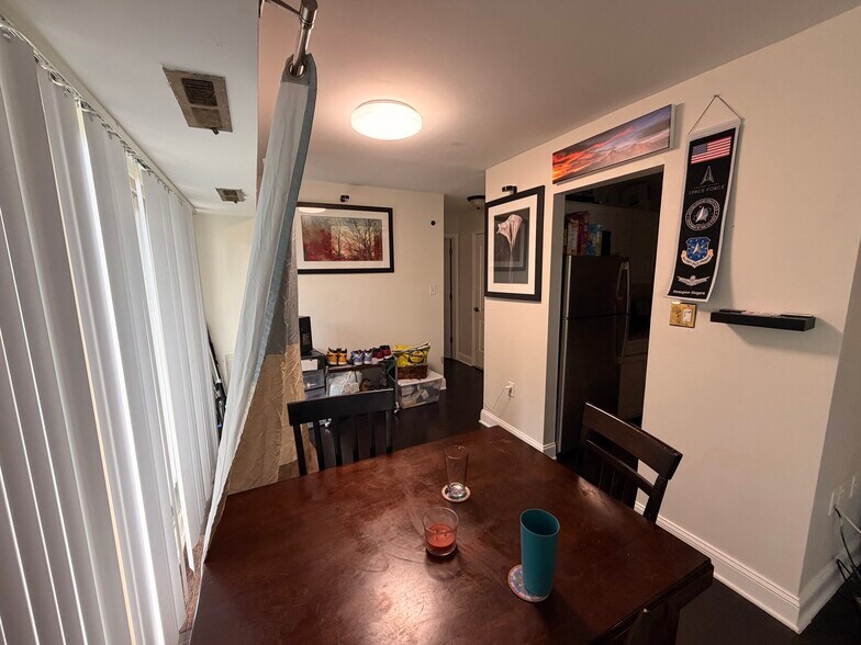 Building Photo - 1604 Renate Dr
