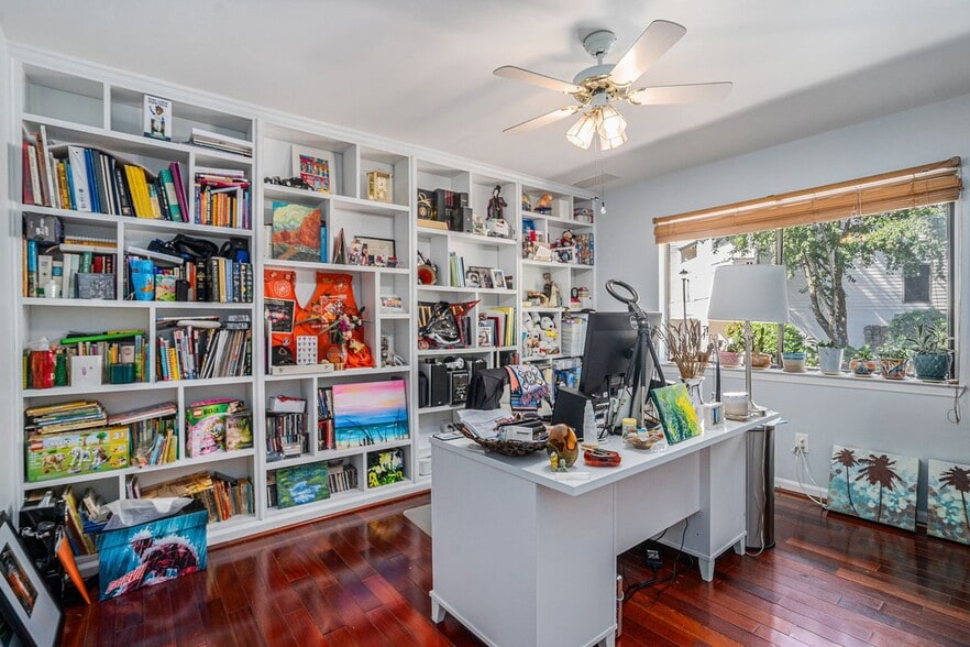 Building Photo - 3813 Paces Ferry W