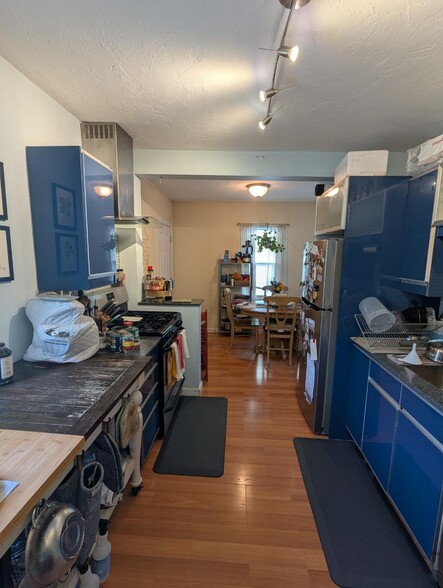 Kitchen looking into dining room - 36 Montfern Ave