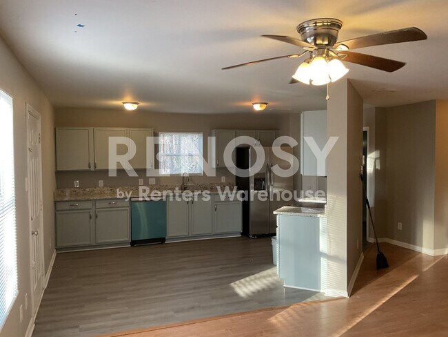 Building Photo - Beautifully remodeled 3-bed, 2.5-bath home