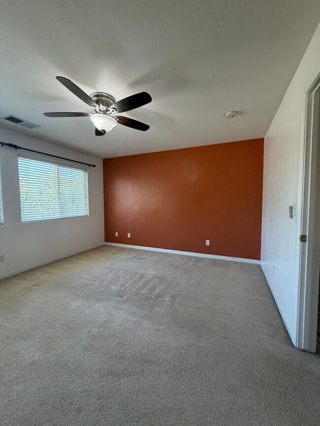 Building Photo - 6253 E Hampton Way