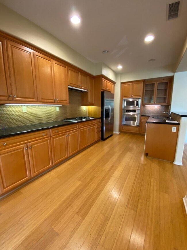 Building Photo - 254 Flyers Ln