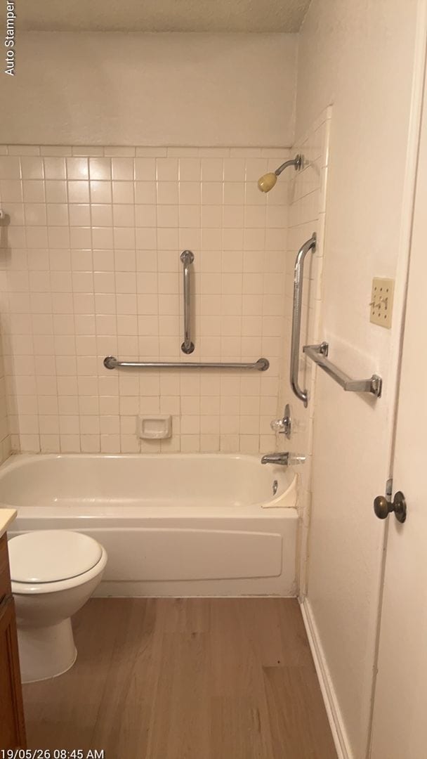 Building Photo - 6804 S Creek Dr