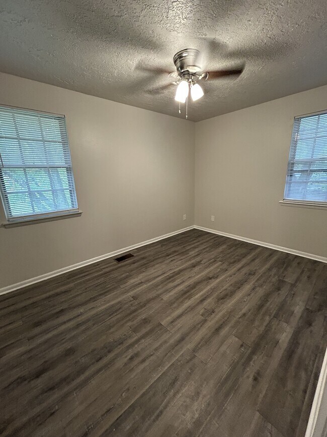 Building Photo - 1623 Denison Dr