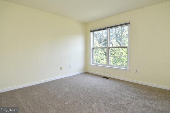 Building Photo - 8784 Lincoln St