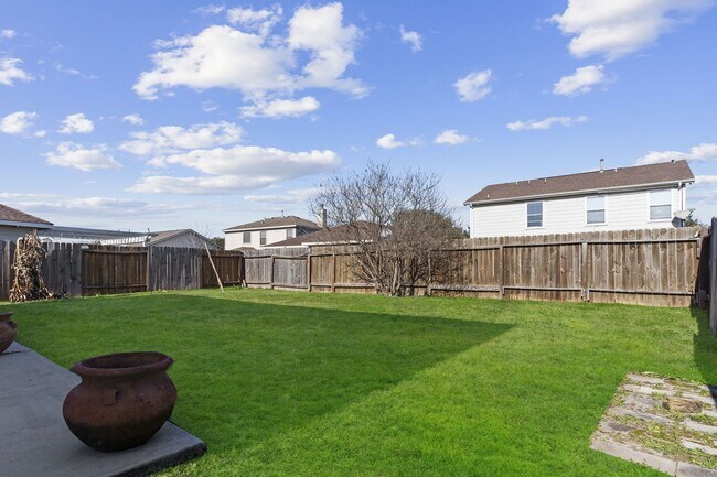 Building Photo - 29326 Legends Green Dr