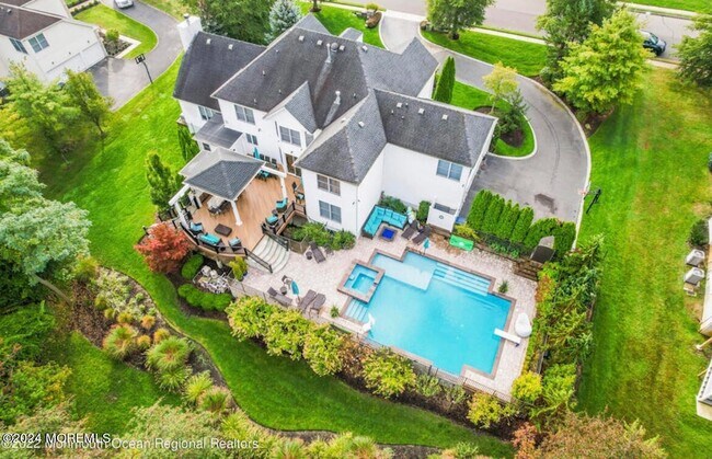 Building Photo - 29 Northwoods Rd