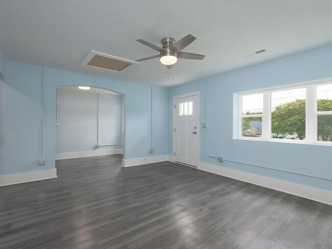 Building Photo - 2 Bedrooms • 2 Full Bathrooms • ~1,254?sq?ft • ~0.34-acre lot