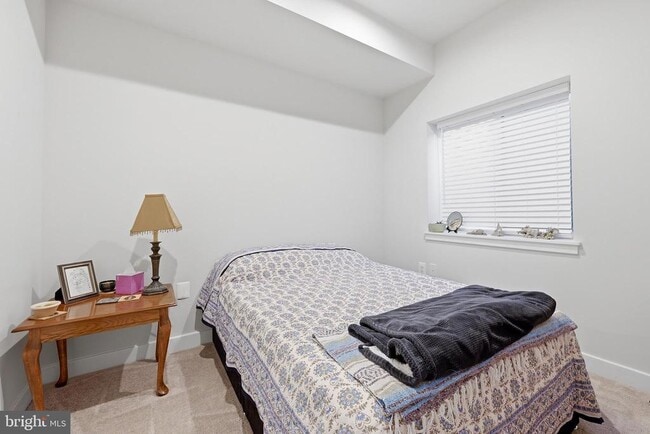 Building Photo - 2027 Track Cir