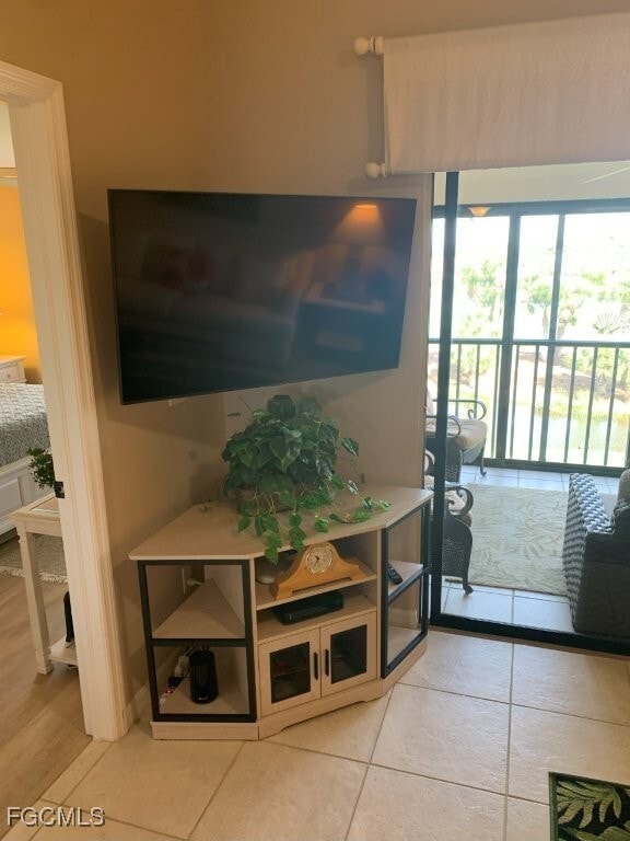 Building Photo - 12191 Kelly Sands Way