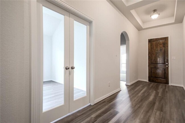 Building Photo - 708 Sunny Ridge Dr