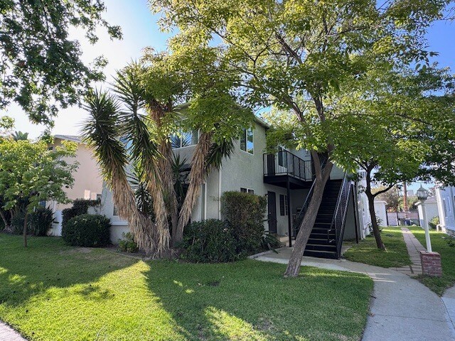 Building Photo - 3413 W Alameda Ave