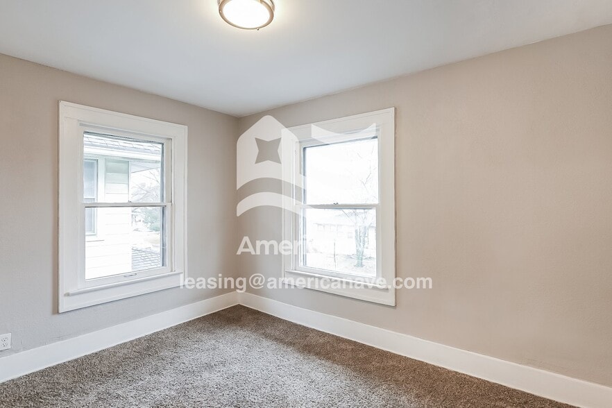 Building Photo - 38 N Pershing Ave