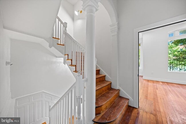 Building Photo - 1312 19th St NW