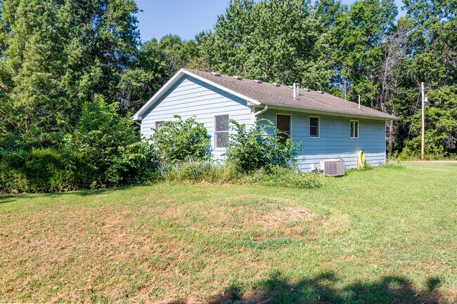 Building Photo - 214 Green Ave