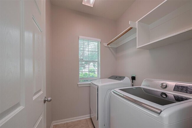 Building Photo - 17202 Sheffield Bend Dr
