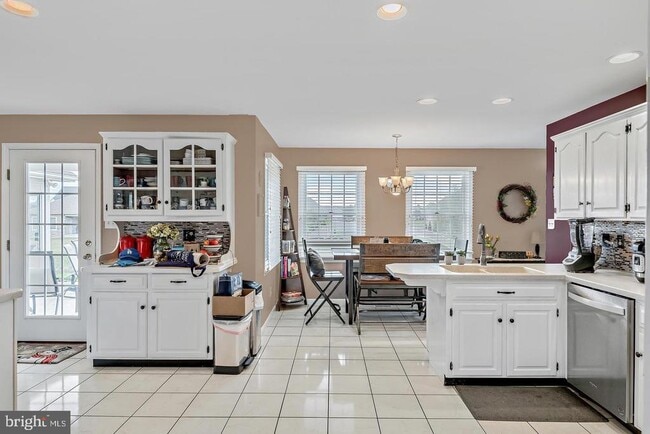 Building Photo - 201 Sunbrook Dr
