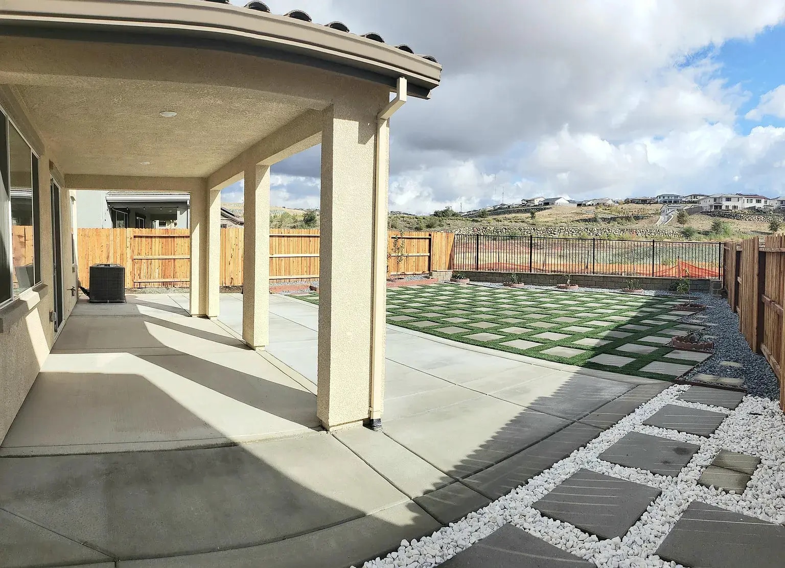 Building Photo - 4586 Butterfly Ridge Dr