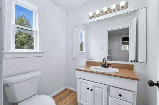 Building Photo - New THREE BED listing in Fort Wayne!