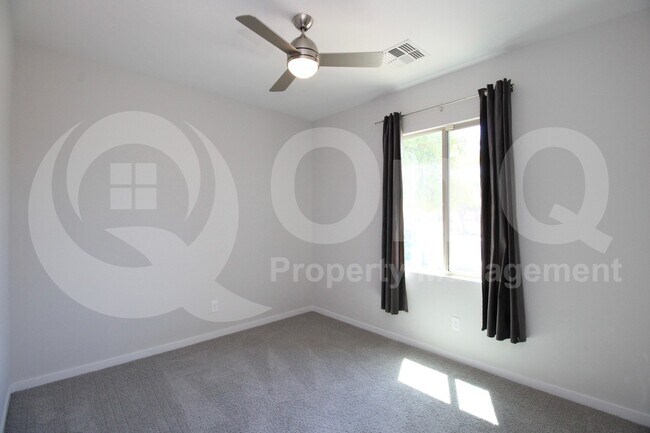 Building Photo - 3498 E Ravenswood Dr
