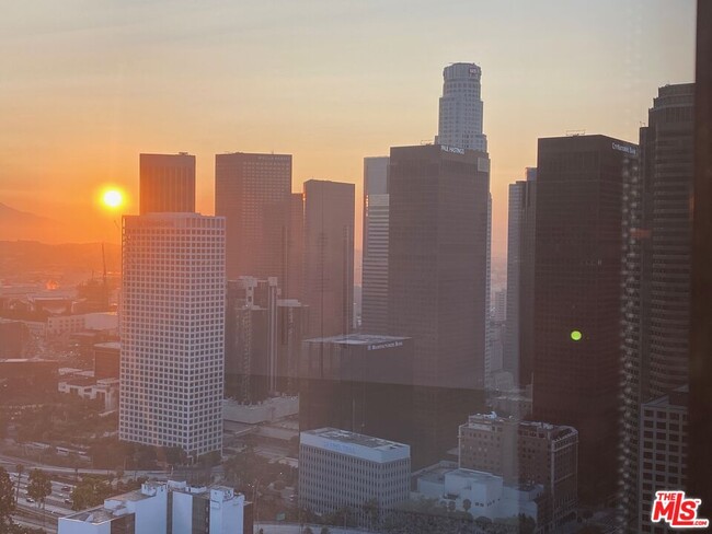 Building Photo - 1100 Wilshire Blvd