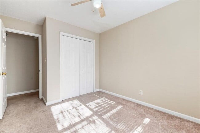 Building Photo - 6750 Sunset Hills Blvd