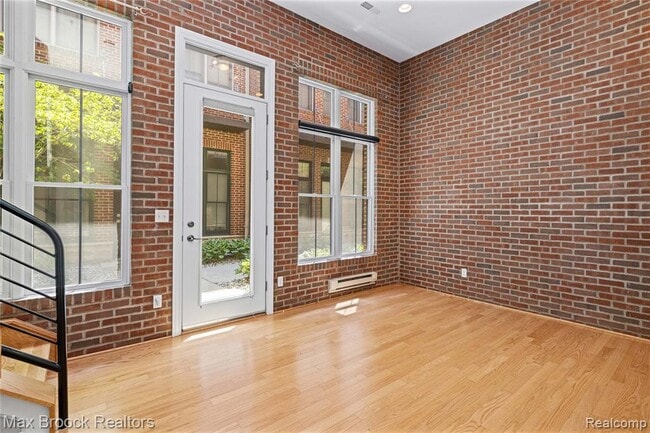 Building Photo - 420 Lewis Ct