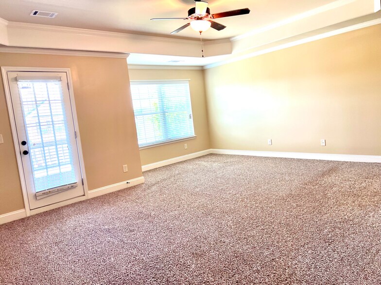 Building Photo - 2742 Misty Ivy Dr