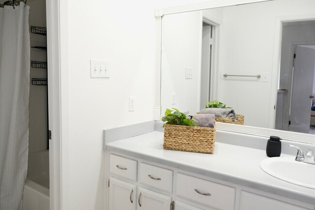 Building Photo - 1741 Horseshoe Cir