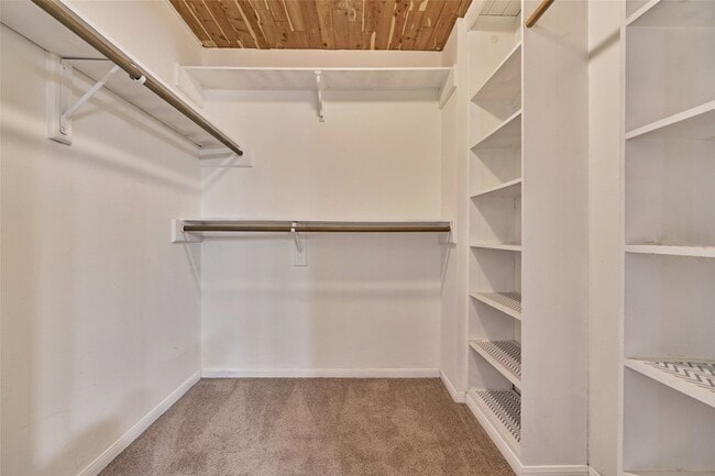 Building Photo - 3 Field Flower Ct