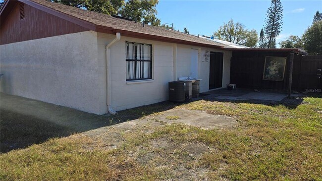 Building Photo - 8810 Covered Bridge Ct