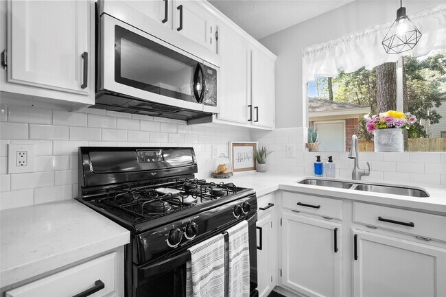 Building Photo - 86 Rockridge Dr
