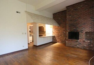 Building Photo - 2 bedroom in Chicago IL 60614