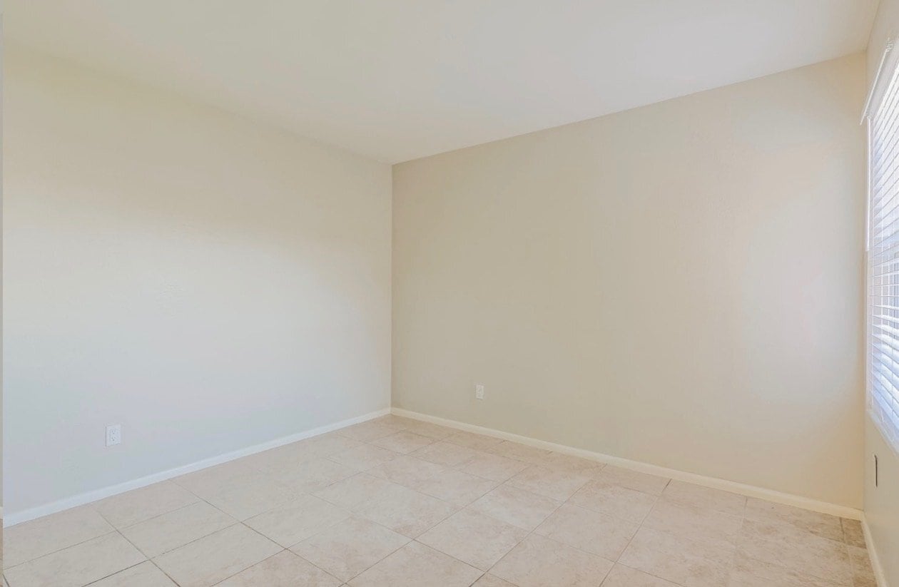 Building Photo - 5829 S 42nd St
