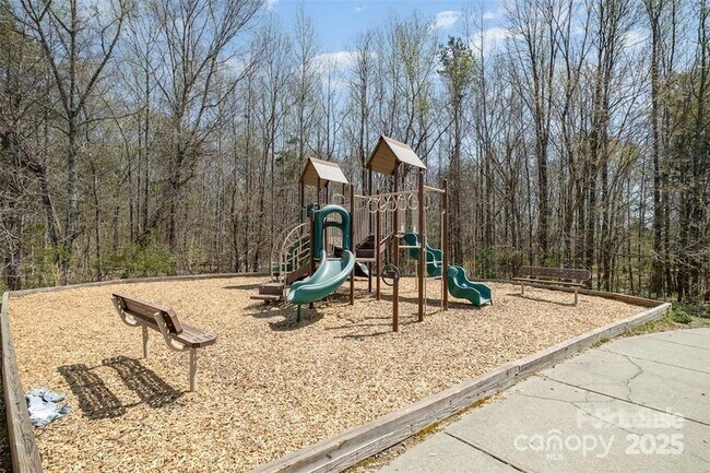Building Photo - 9429 Ridgeforest Dr
