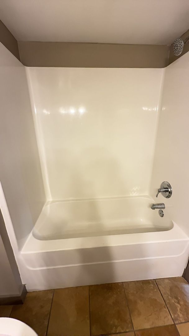 Building Photo - Great find for Lake Plaza: Available for FALL 2026! $3600/month - Move in 8/13/26!