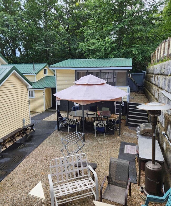 Building Photo - 66 Spring St