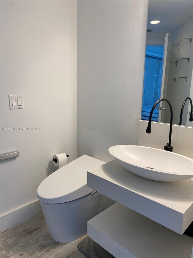Building Photo - 4779 Collins Ave