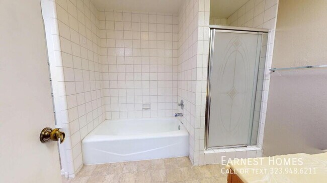 Building Photo - 7231 Balboa Blvd