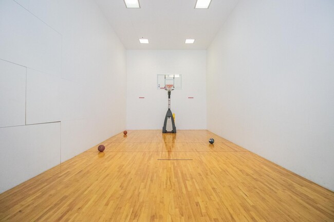 Building Photo - Fully Furnished 2-Bedroom + Office, 2-Bath...