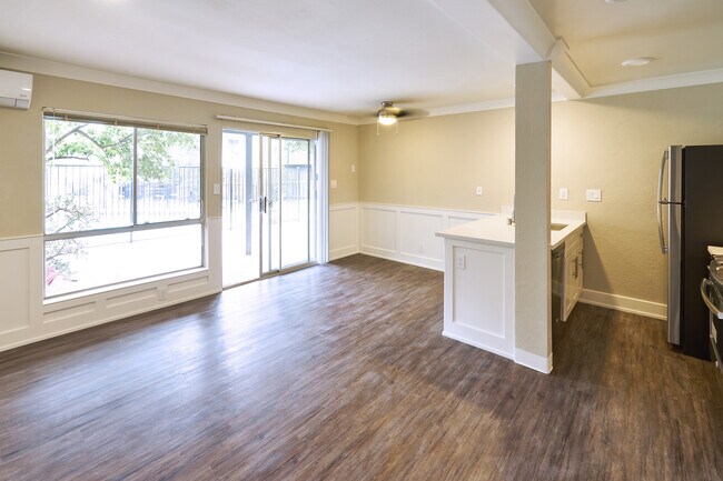 Lafayette17 Living (1) - Ladera Apartments