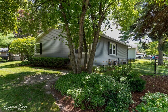 Building Photo - 659 Alida Dr