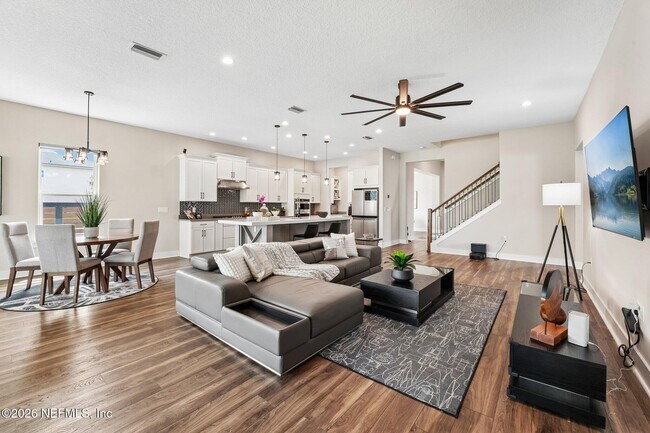 Building Photo - 10223 Silverbrook Trl