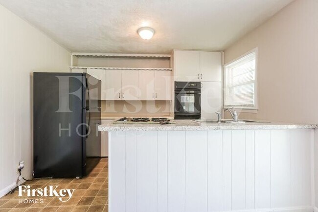 Building Photo - 8405 E 47th St