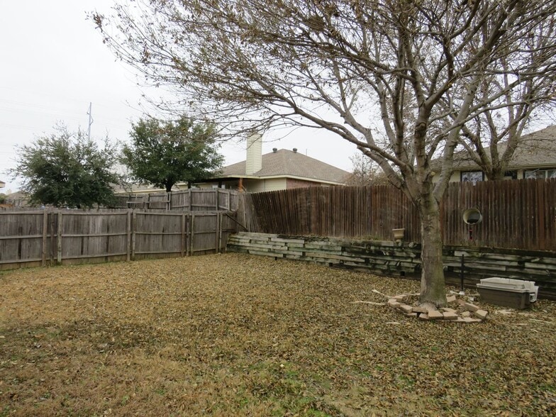 Building Photo - 3717 Beatriz Dr