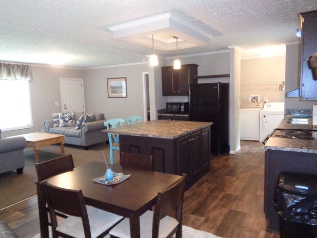 Building Photo - One Level House FOR RENT with a Country Se...
